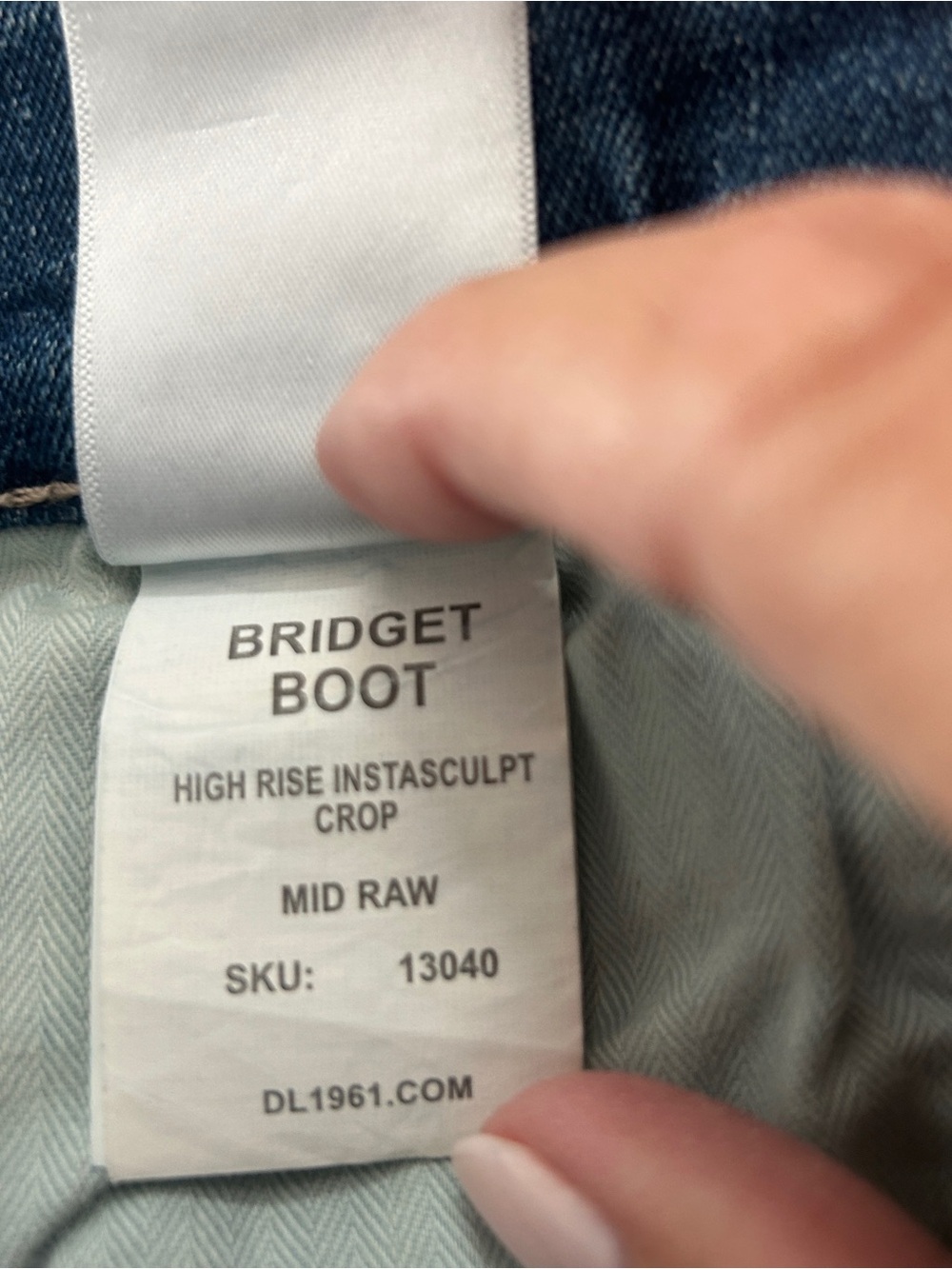 DL1961 NWOT Mid Wash Flare Jeans - Picture 9 of 10